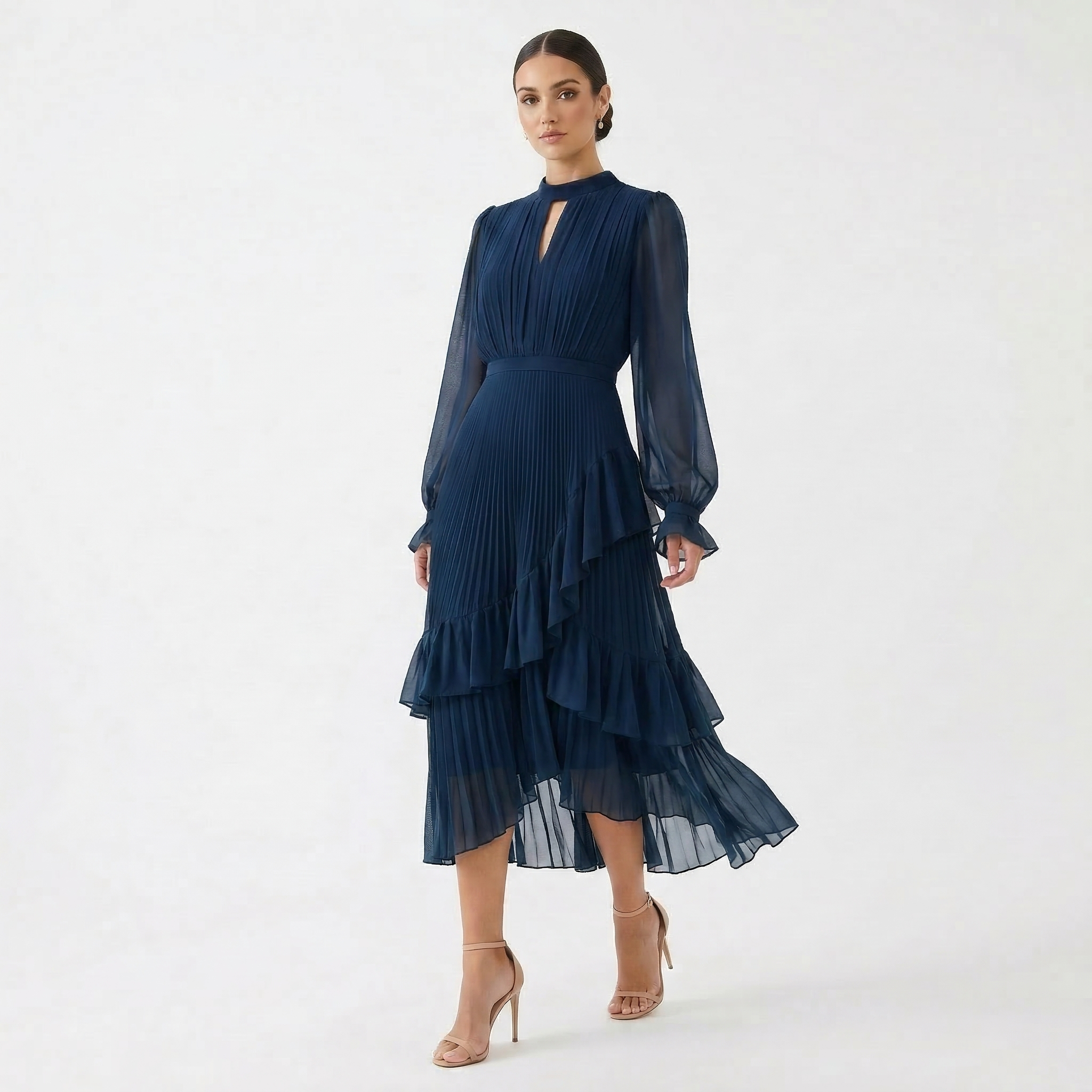 Mariana - Vestido Plissado com Mangas Fluídas e Folhos Assimétricos