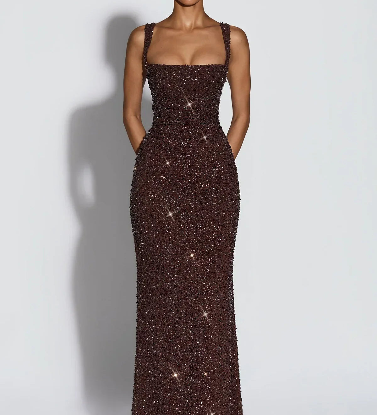 Rosália - Vestido Maxi Brilhante com Decote Quadrado